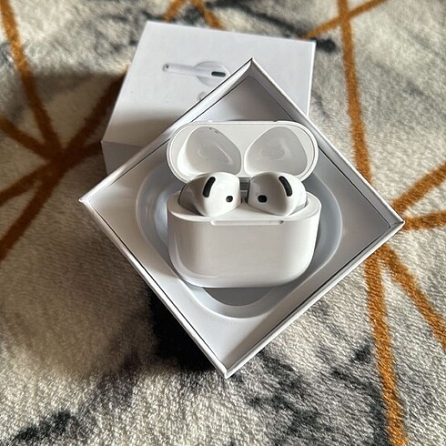 Apple AirPods 4. Nesil Slikonsuz Kulaklık