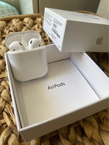 Apple AirPods 2. Nesil Slikonsuz Kulaklık