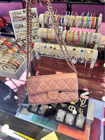 Chanel wallet on chain