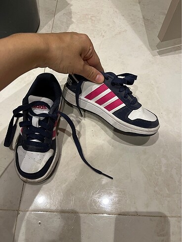 28 Beden çeşitli Renk Orijinal Adidas kız çocuk