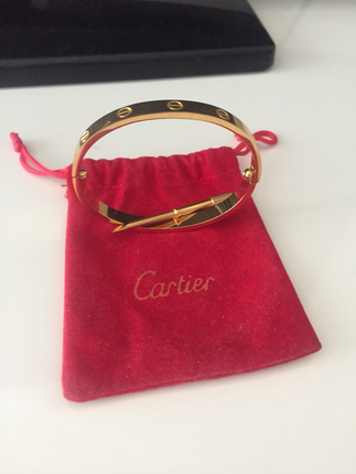 universal Beden Cartier love 