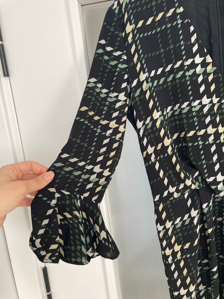 Kadın Siyah Pilili Mini Tulum V Yaka - Görsel 4