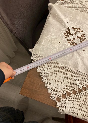 Klasik Dantel İşlemeli Masa Örtüsü