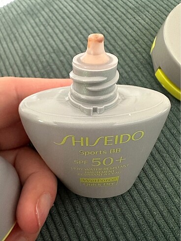 Beden Shiseido spf50+ quick dry BB krem