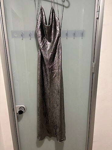 Zara Zara metalik sırtı açık elbise