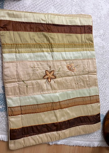 Bej Nakışlı Yatak Örtüsü - Görsel 2