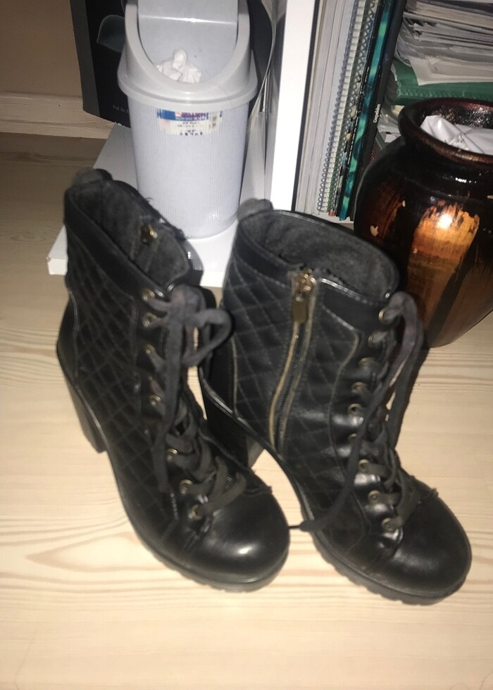 Topuklu siyah bot - Görsel 3