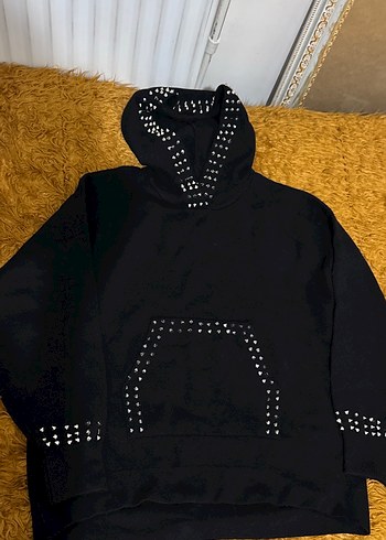 Zara Zımba Detaylı Siyah Kapüşonlu Sweatshirt - Görsel 3
