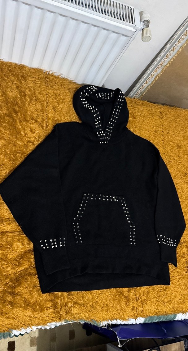 Zara Zımba Detaylı Siyah Kapüşonlu Sweatshirt - Görsel 2