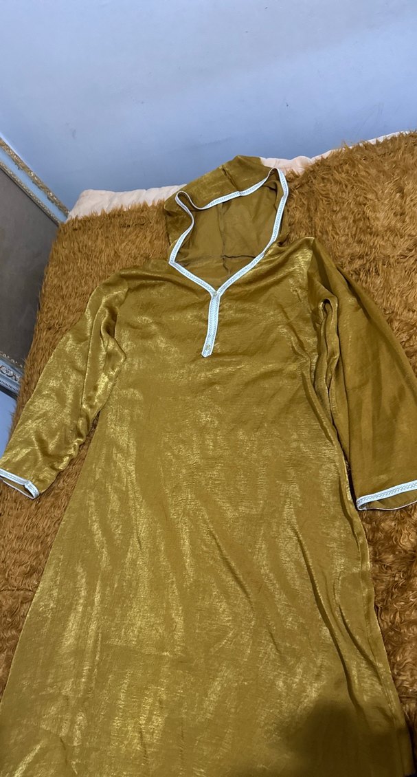 Altın Rengi İpek, V Yakalı, Salaş Kadın Uzun Elbise - Görsel 2