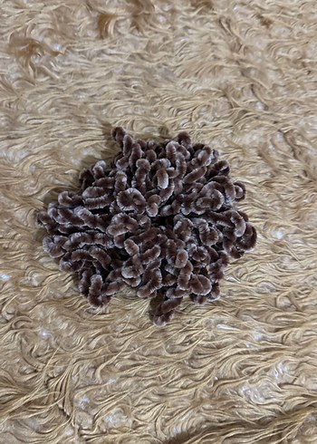 Kahverengi Yün Fırfırlı Saç Aksesuarı - Görsel 2