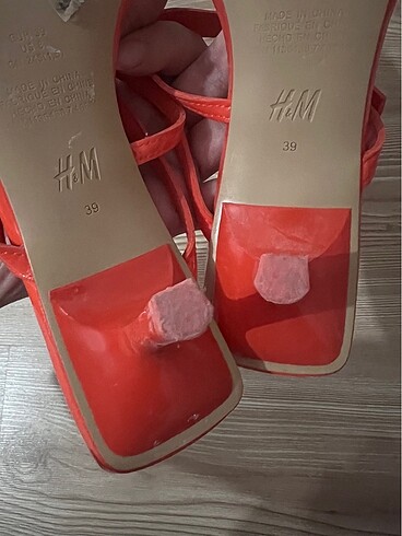H&M Topuklu terlik