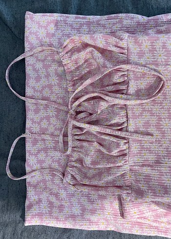 pembe çiçekli yırtmaçlı elbise - Görsel 2