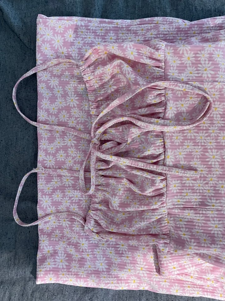 pembe çiçekli yırtmaçlı elbise - Görsel 2