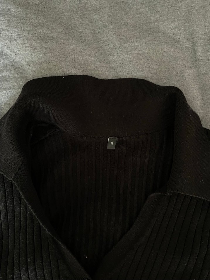 Düğmeli Siyah Uzun Kollu Kadın Kazak - Görsel 3