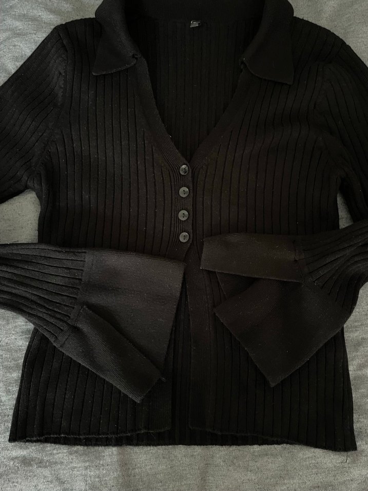 Düğmeli Siyah Uzun Kollu Kadın Kazak - Görsel 2