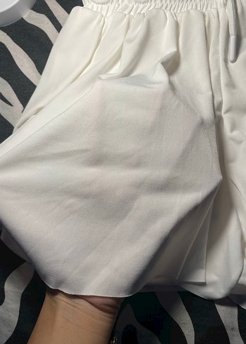 Beyaz Pliseli Mini Şort Etek - Görsel 2
