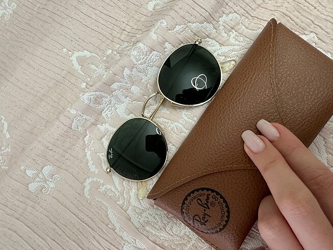 Ray-Ban RB3447 Round Metal