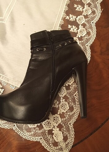 Bayan bot - Görsel 2