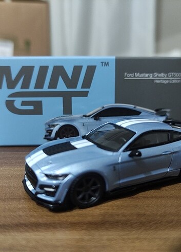 Mini gt ford mustang shelby gt500 heritage edition