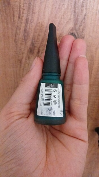 Beden Flormar mat köyü yeşil oje
