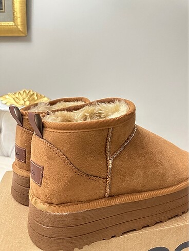 39 Beden UGG BOT