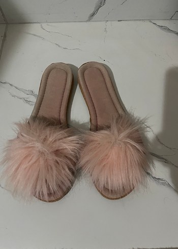 Pembe Tüylü Kadın Dolgu Topuk Terlik