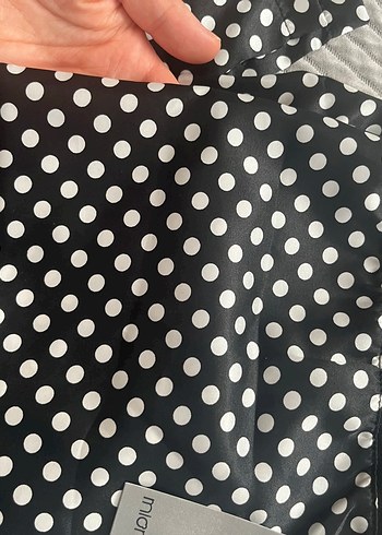 l Beden siyah Renk Siyah Üzerine Beyaz Puantiyeli Saten Pijama