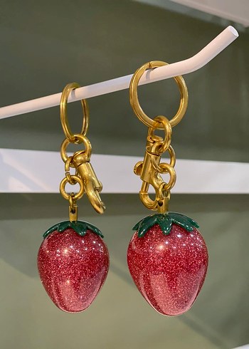 Parlak Kırmızı Kirazlı Kadın Anahtarlık - Görsel 2