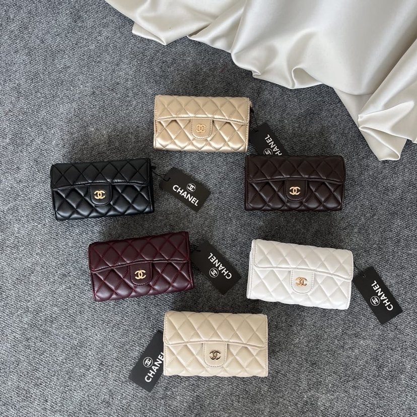 Klasik Siyah Deri Zincir Detaylı Çanta - Görsel 3