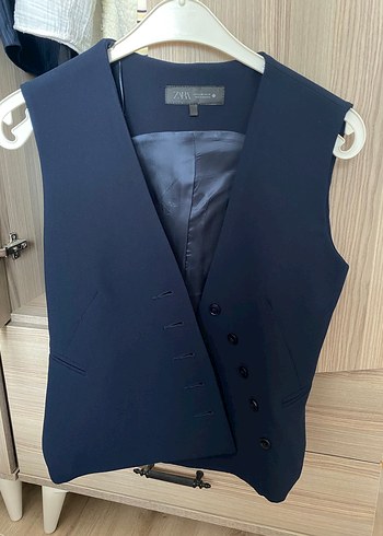 Zara Lacivert Düğmeli Kolsuz Kadın Yelek