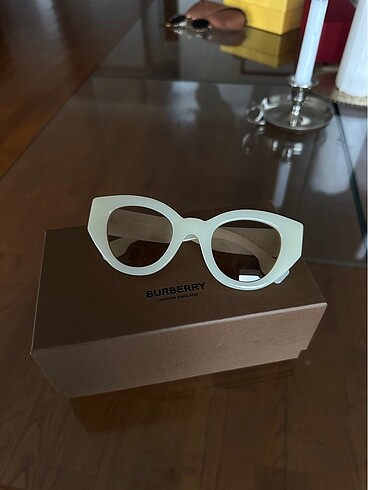 Burberry Güneş Gözlüğü