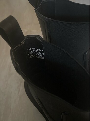 Stradivarius düz chelsea bot