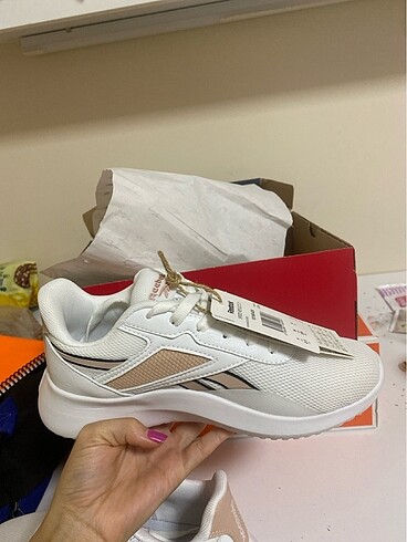 36 Beden beyaz Renk Reebok spor ayakkabı