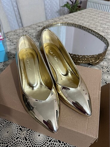 39 Beden Gold ayakkabı topuk 5 cm