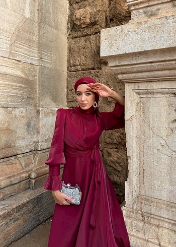 Bordo Uzun Kollu Drapeli Tesettür Abiye - Görsel 8