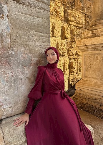 Bordo Uzun Kollu Drapeli Tesettür Abiye - Görsel 9