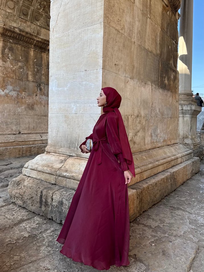 Bordo Uzun Kollu Drapeli Tesettür Abiye - Görsel 2