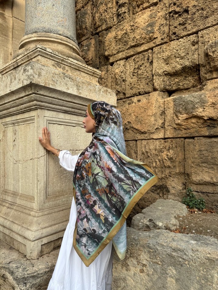 Gri İpek Dokulu Kadın Bohem Şal - Görsel 2