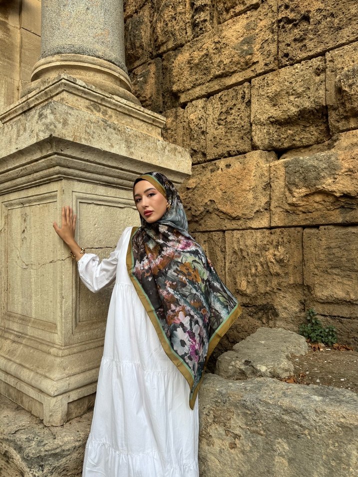 Gri İpek Dokulu Kadın Bohem Şal - Görsel 3