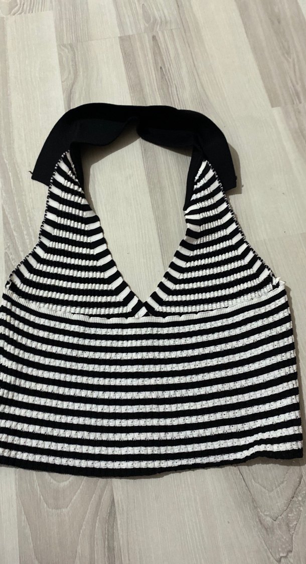 Çizgili Siyah-Beyaz Örme Yelek - Görsel 2