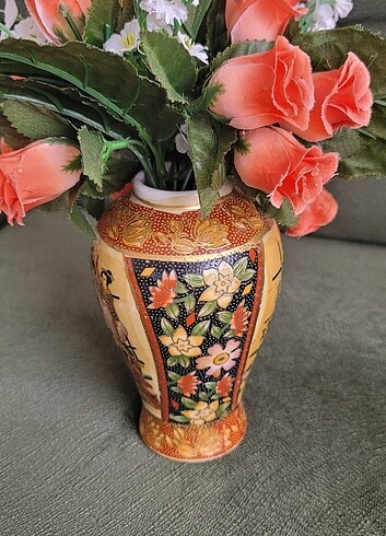 Resimli-Desenli Vazo veYapay Çiçek Biblo