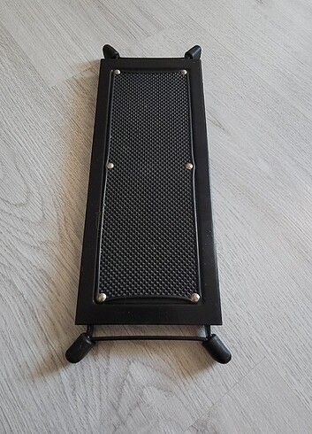 Gitar Çalanlar İçin Ayak Sehpası