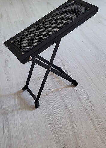Beden Gitar Çalanlar İçin Ayak Sehpası