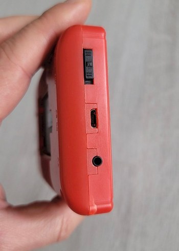 400 Oyunu İçeren Kırmızı Retro El Konsolu + Pil - Görsel 6