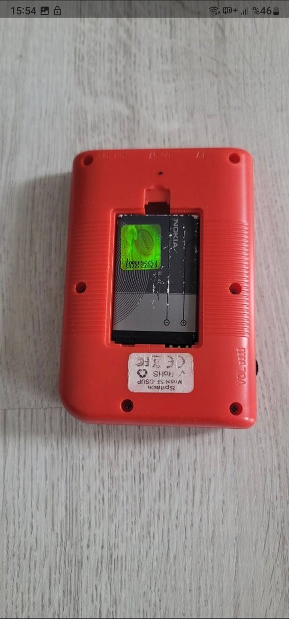 400 Oyunu İçeren Kırmızı Retro El Konsolu + Pil - Görsel 4