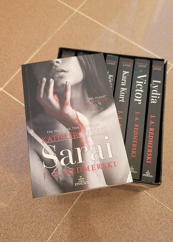 Beden Renk J.A. Redmerski Katiller Çetesi Kitap Seti