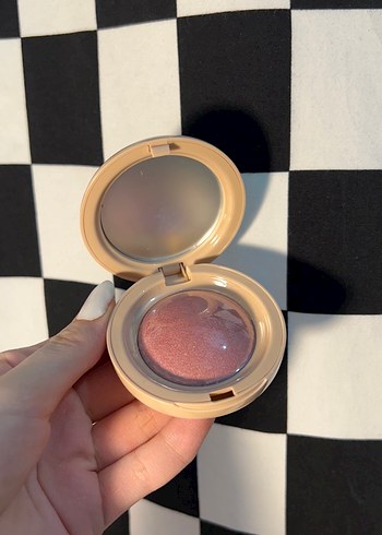 Rare beauty mesmerize toz Allık