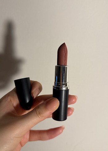 MAC Ruj Velvet Teddy 617 - Görsel 3