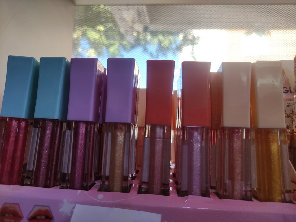 Parlak Çok Renkli Gloss - Görsel 2